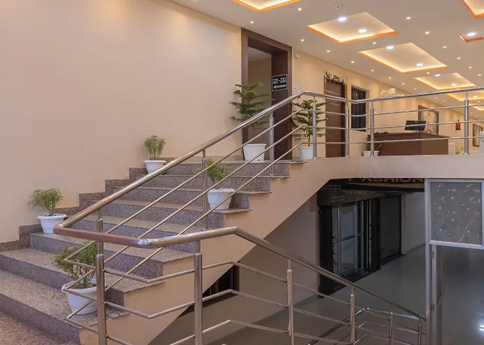 Itsy Hotels Kashi Grand, Bhu Varanasi