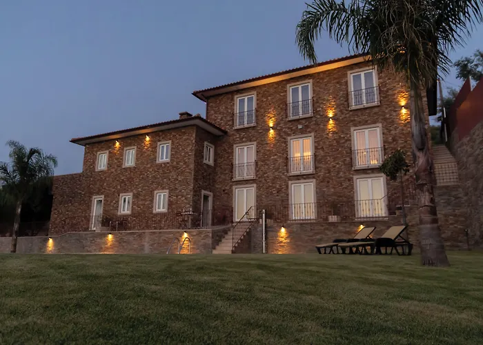 Golden Mirror Bed & Breakfast Lamego
