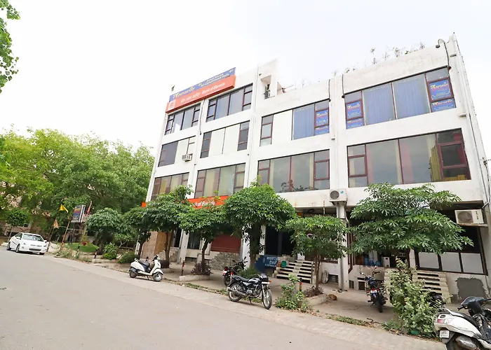Oyo 36432 Hotel Tarang Ghaziabad