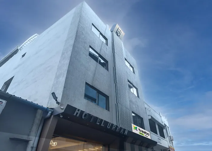 Treebo Urban, 1 Km From Railway Station Hotel Surat