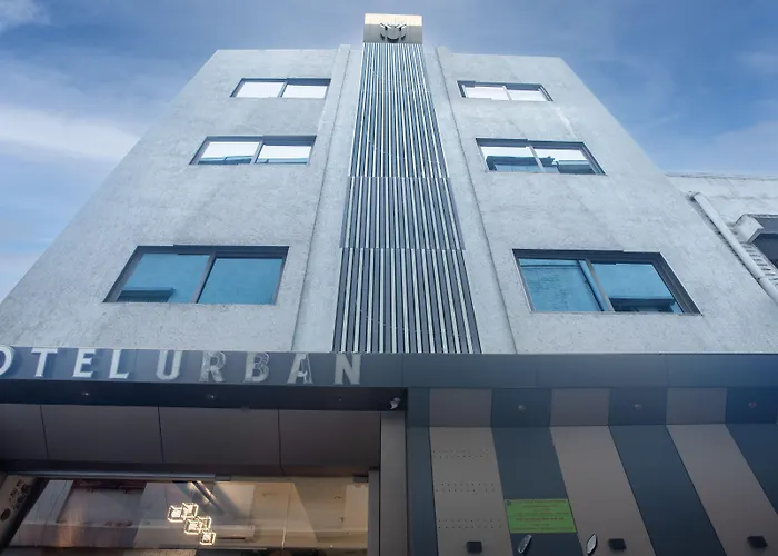 Treebo Urban, 1 Km From Railway Station Hotel Surat