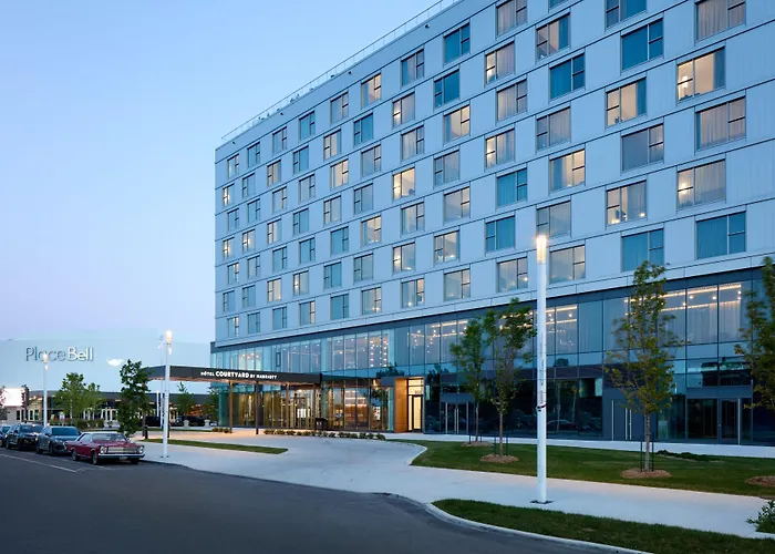 Courtyard By Marriott Montreal Laval Hotel