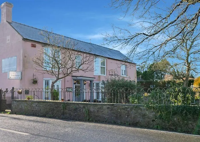 Oyo Lamphey Hall Pembroke
