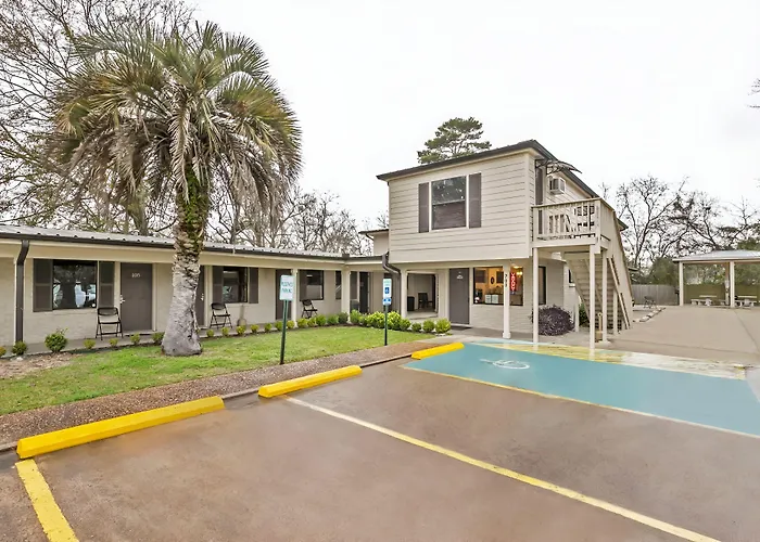 Oyo Hotel Sulphur La Hwy 90 West