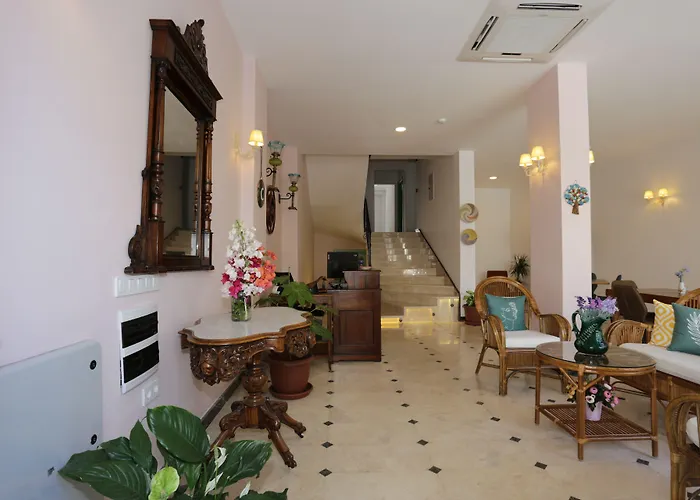 AtaÇesme Otel