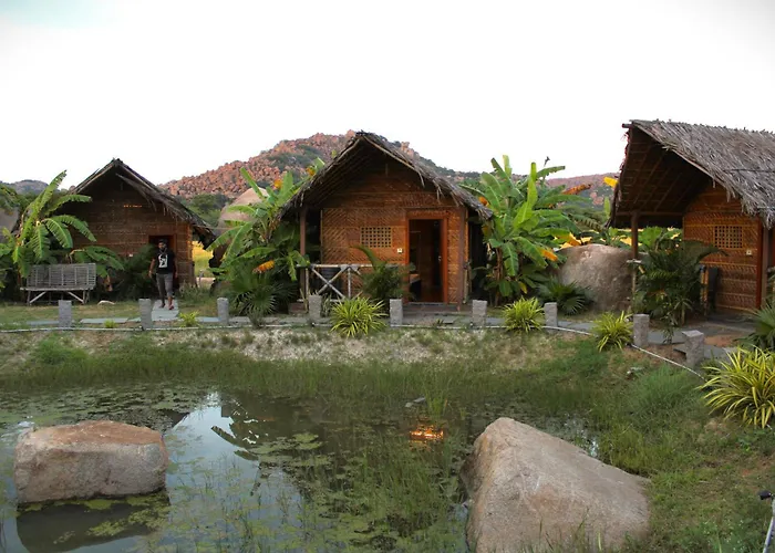 Rocky Meadows Resort Hampi