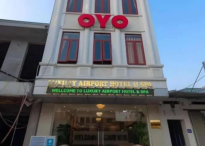 Luxury Airport Hotel & Spa ฮานอย