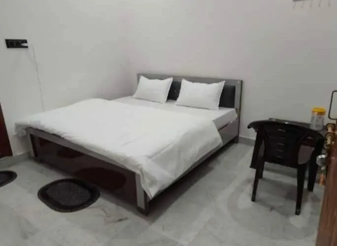 Hotel O By Oyo Avantika Palace Ayodhya