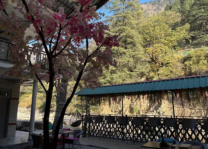 Hom House Of Mannmauji Riverside Kasol
