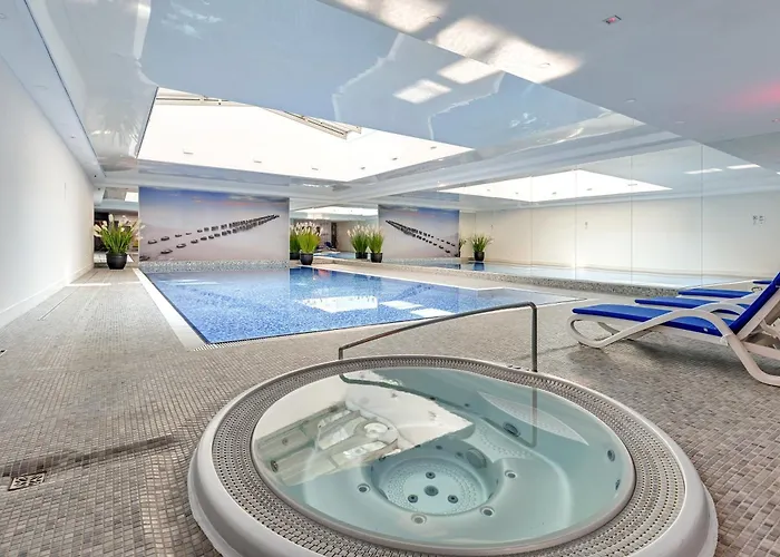 Apartments By The River In Gdansk With Pool, Sauna & Gym By Noclegi Renters Gdańsk