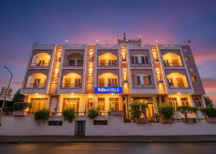 Fabhotel Rajlaxmi Palace - Ashok Vihar Metro Station Jaipur