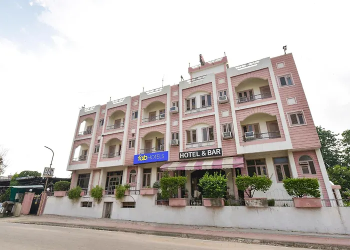 Fabhotel Rajlaxmi Palace - Ashok Vihar Metro Station Jaipur