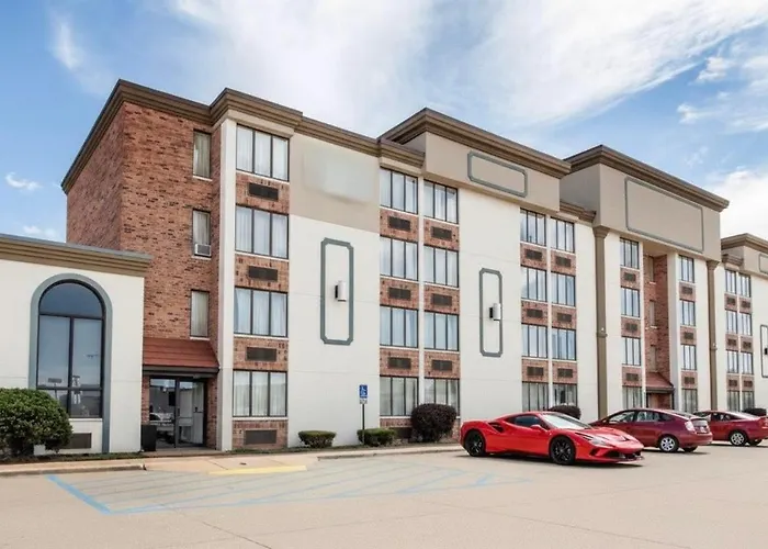 Baymont By Wyndham Festus Hotel