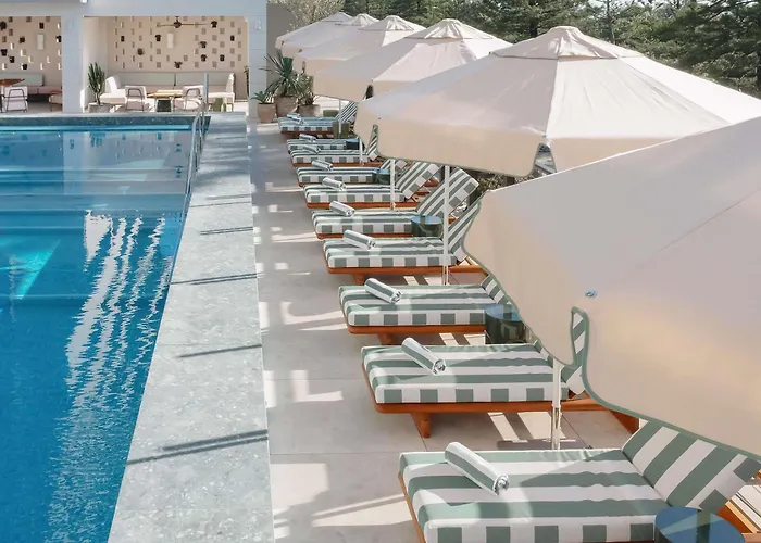 Mondrian Gold Coast Hotel