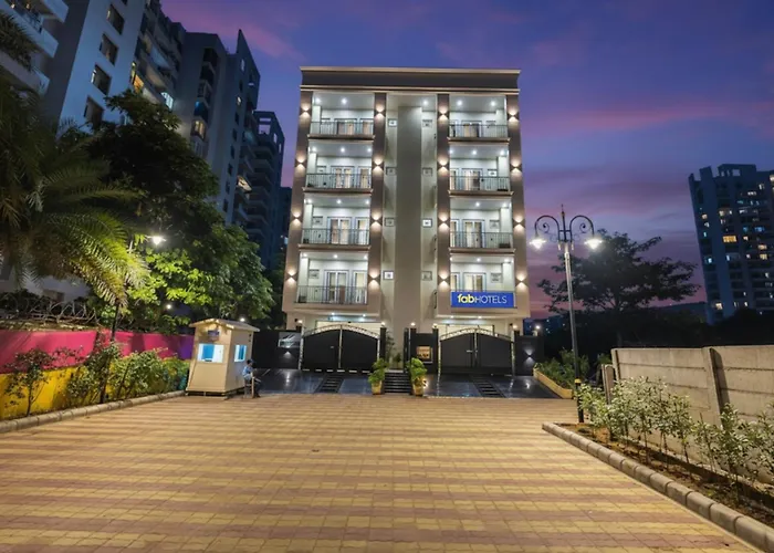 Hotel Exotica Avenue - Business-Friendly Stay, Golf Course Road, Cyberhub, One Horizon Center & Metro Gurgaon
