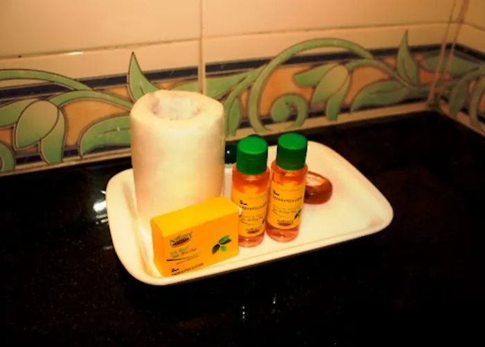 Fabhotel Azure - Nr. Mumbai International Airport