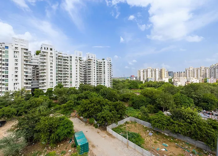 Hotel Exotica Avenue - Business-Friendly Stay, Golf Course Road, Cyberhub, One Horizon Center & Metro Gurgaon
