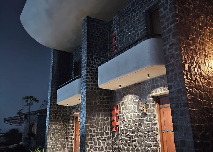 Clarks Exotica, Mandu Hotel