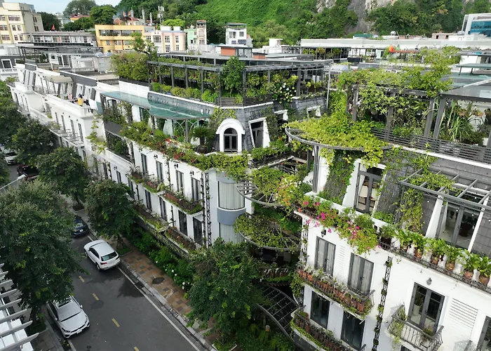 Hotel Paris Of Dragon Bay à Hạ Long