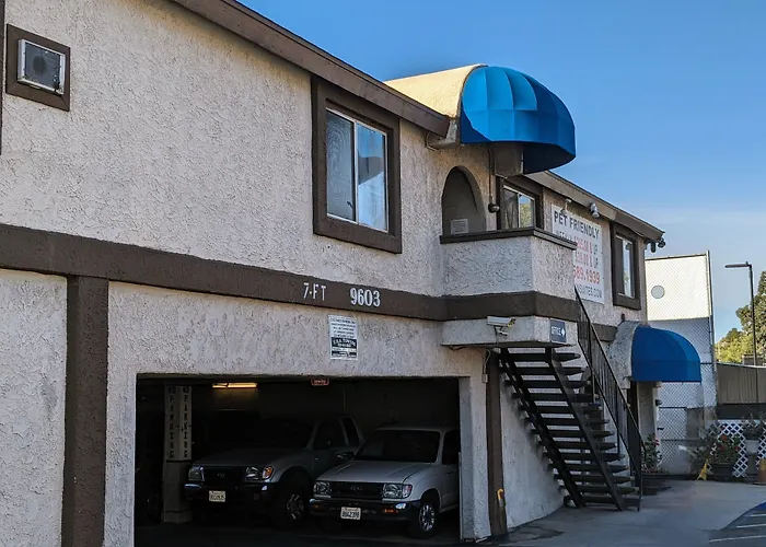 Crown Inn & Suites Spring Valley 