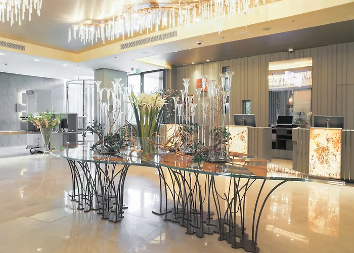 The Legacy Luxury Hotel, Alger