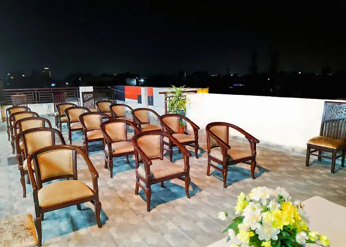 Hotel Midcity Varanasi