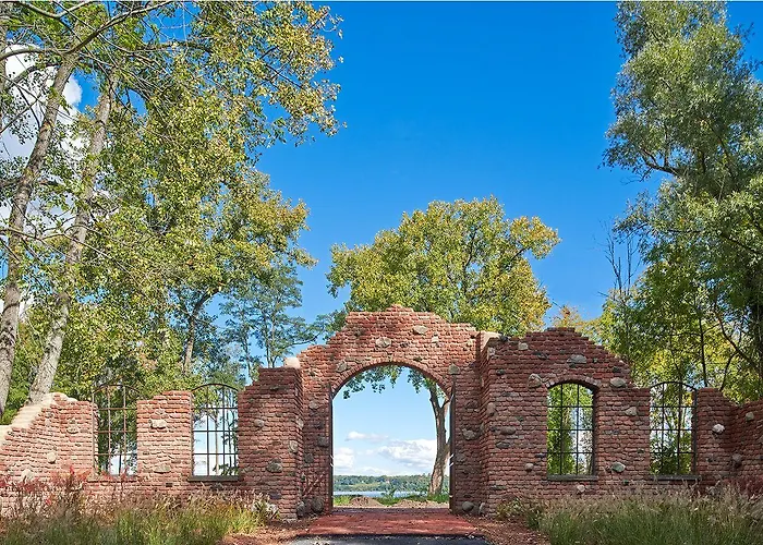 Hutton Brickyards Riverfront Hotel & Venue Kingston