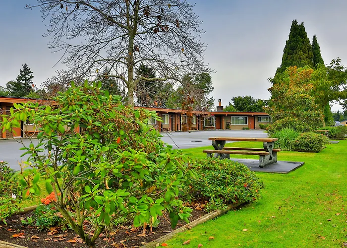 Arbutus Grove Motel Parksville