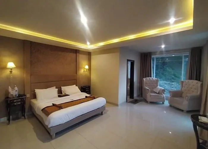 Manila Heights Hotel Naran