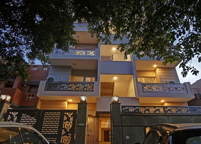 Treebo Aviraj Inn Noida