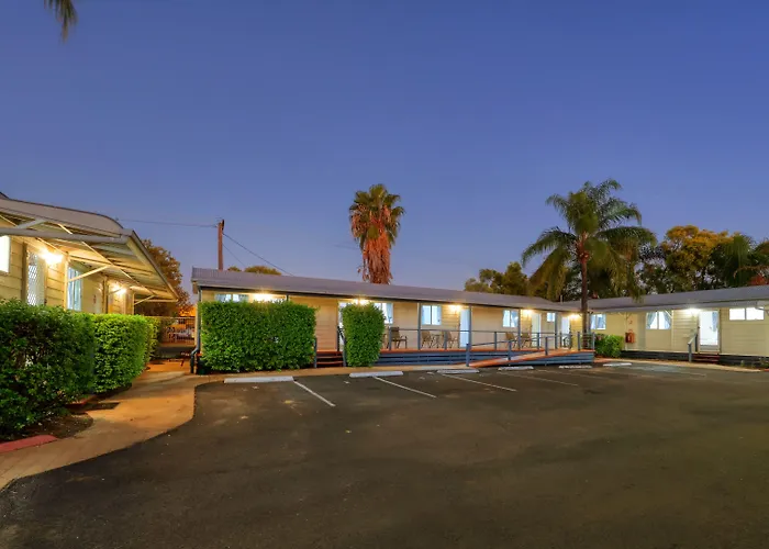 22 On Bowen Motel Roma