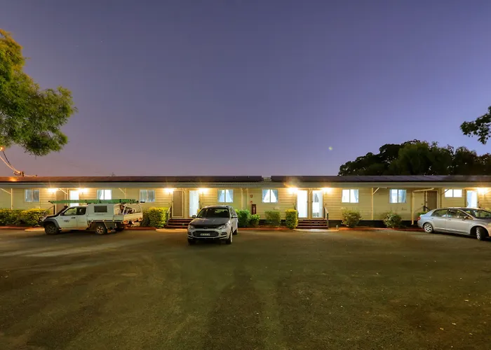 22 On Bowen Motel Roma