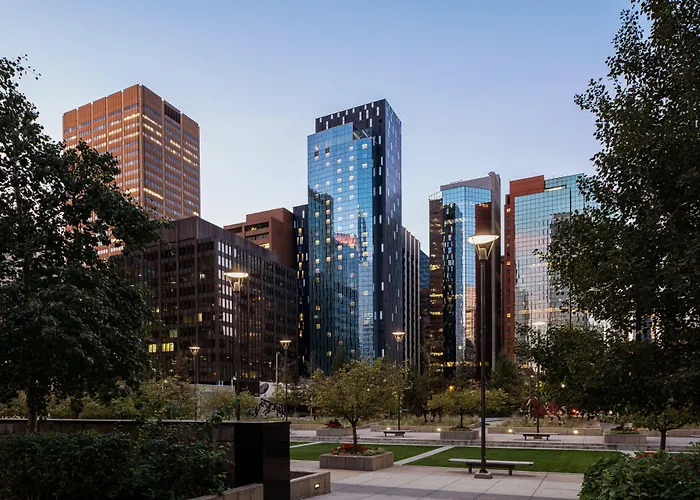 Courtyard By Marriott Calgary Downtown Hotel