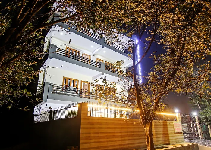 Treebo The Eden Roc Hotel Noida
