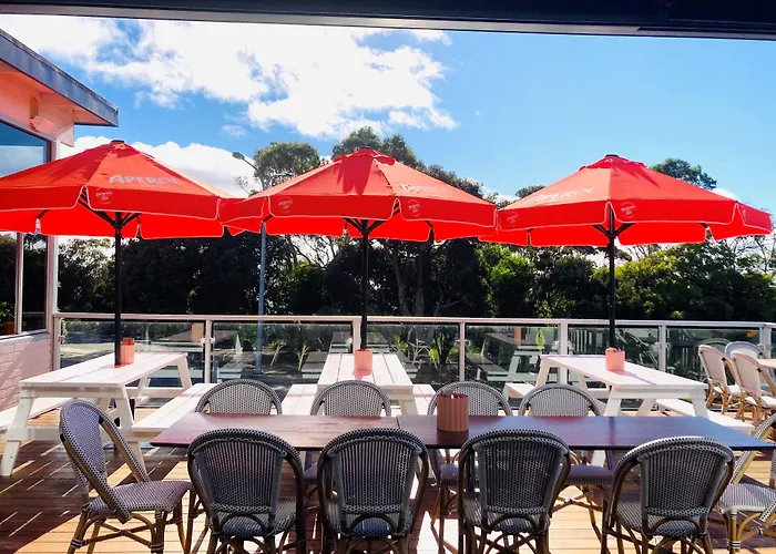 Bridport Bay Inn