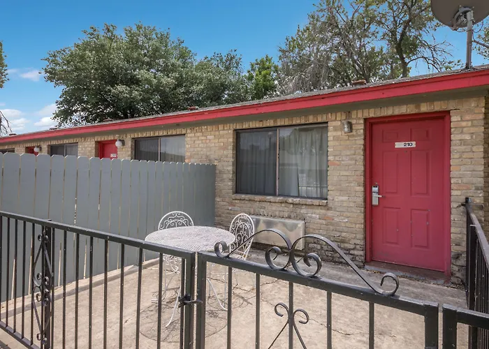 Americas Best Value Inn Lockhart Tx