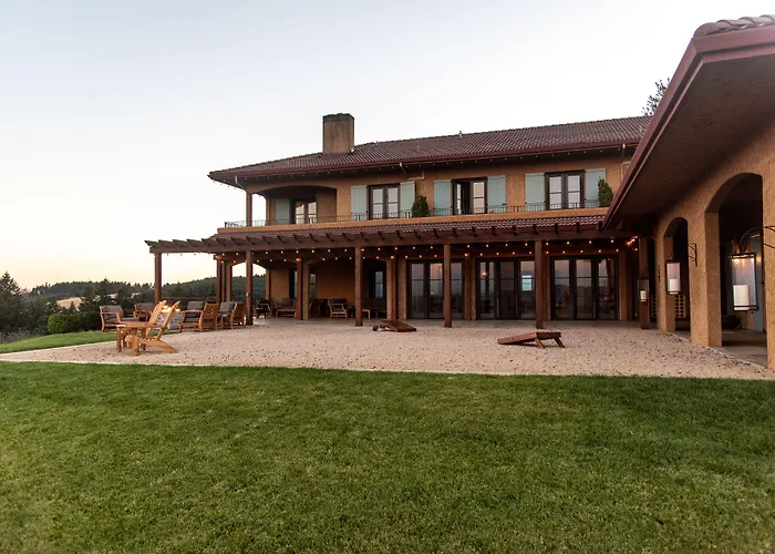 Black Walnut Inn And Vineyard Dundee