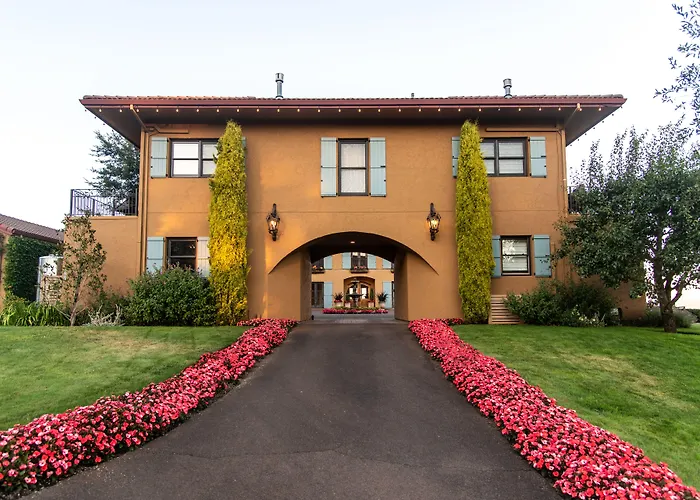 Black Walnut Inn And Vineyard Dundee