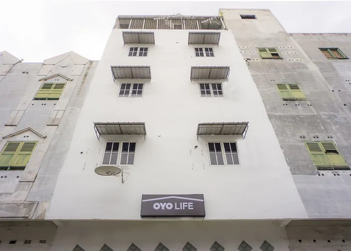Oyo Life 2366 Gatsu Kost Hotel Medan