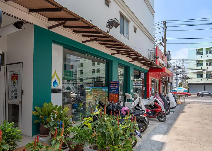 Hotel Santi White House Patong