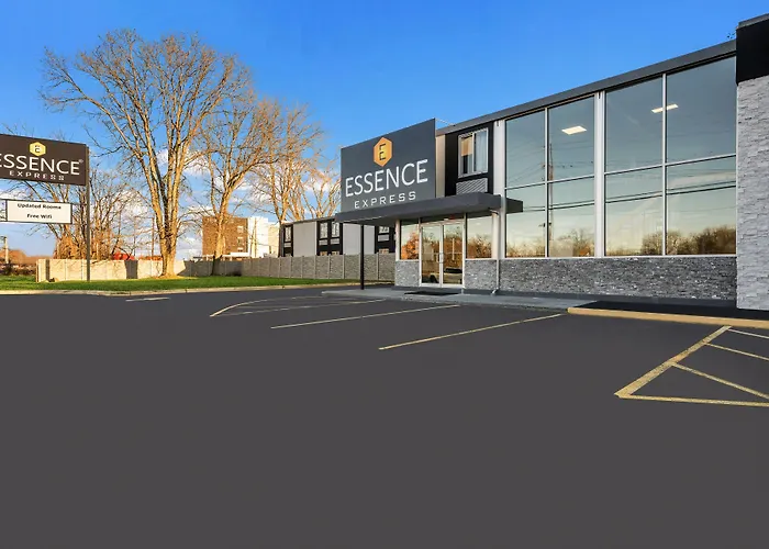 Essence Express Wayne Hotel