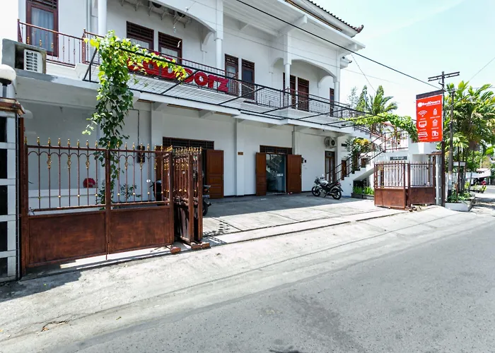 Reddoorz Near Puro Mangkunegaran Surakarta 
