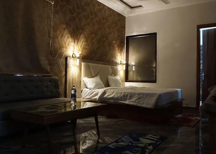 Hotel B P Emerald Mathura