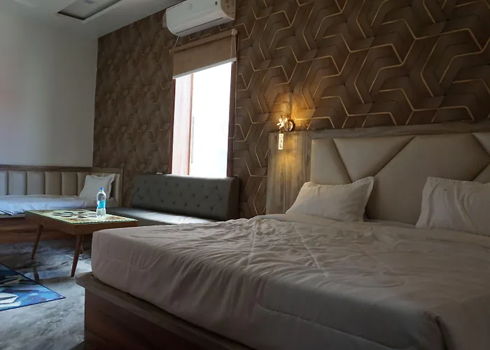 Hotel B P Emerald Mathura