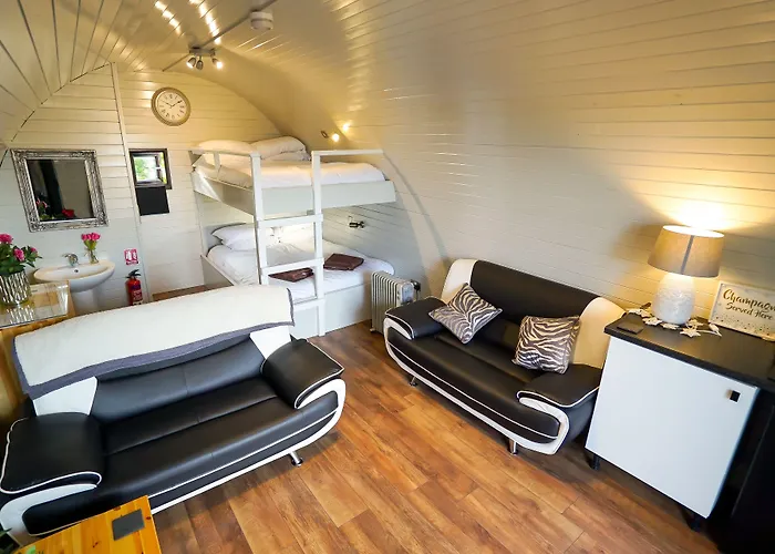 Deluxe Glamping Pod With Hot Tub Hotel Frodsham