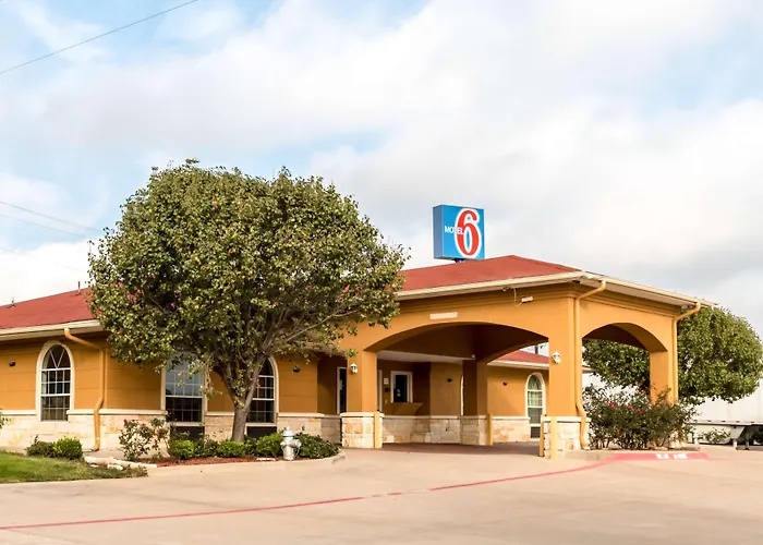 Motel 6 Alvarado Tx