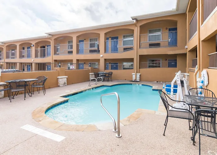 Motel 6 Alvarado Tx