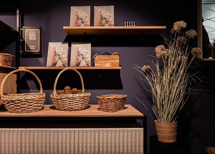 Capsule Hotel - Alpine Garden Zurich Airport Kloten