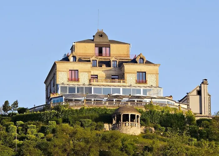 Domaine De La Corniche Hotel Rolleboise
