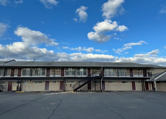 Royal Motel Secaucus